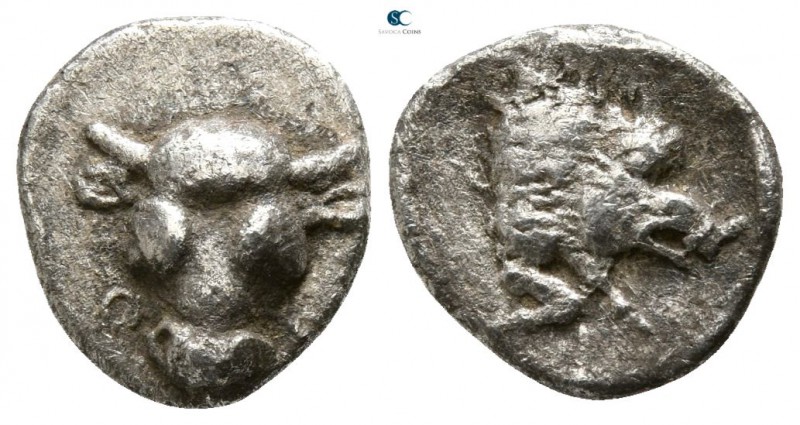 Phokis. Federal Coinage circa 480-421 BC. 
Obol AR

11mm., 0,78g.

Bull's h...