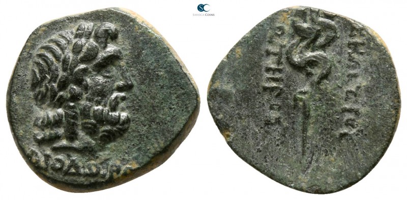 Mysia. Pergamon circa 200-30 BC. 
Bronze Æ

13mm., 2,09g.

Laureate head of...