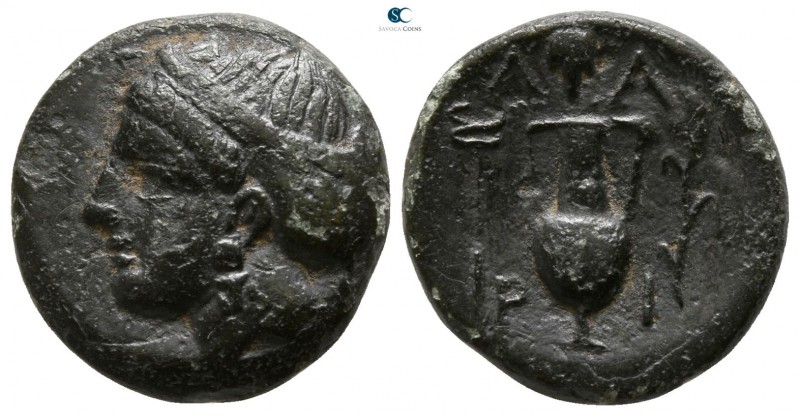 Aeolis. Larisa Phrikonis circa 400-300 BC. 
Bronze Æ

13mm., 3,30g.

Female...