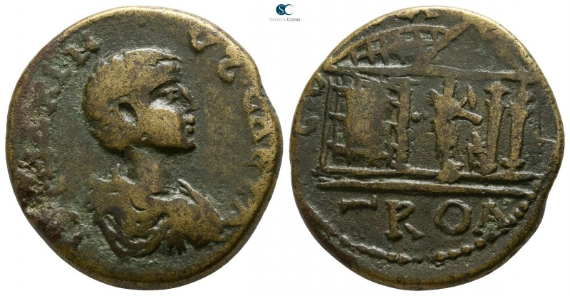 Troas. Alexandreia. Maximus AD 236-238. 
Bronze Æ

22mm., 8,63g.

IVL MAXIM...