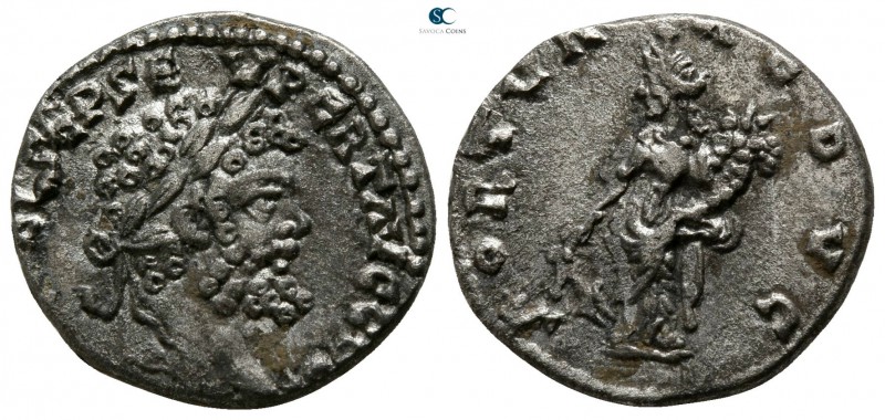 Septimius Severus AD 193-211. Emesa
Denarius AR

16mm., 2,66g.

[...] L SEP...