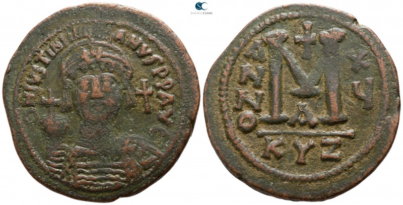 Justinian I. AD 527-565. Cyzicus
Follis Æ

37mm., 22,92g.

Helmeted, draped...