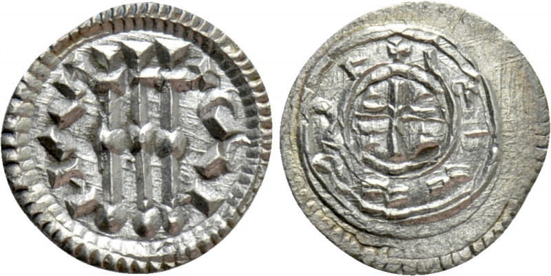 HUNGARY. Coloman (1095-1116). Denar. 

Obv: +CAL MAN. 
Three paralell long cr...