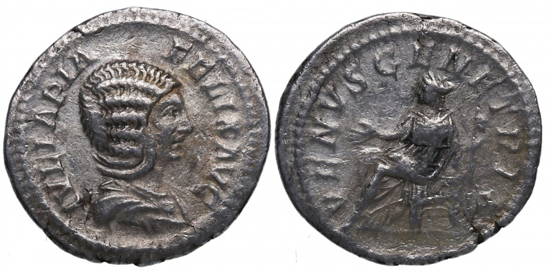 215 d.C. Julia Domna. Roma. Denario. DS 4254 k1. Ag. 2,80 g. VENVS GENETRIX. Ven...