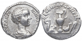196 d.C. Caracalla. Roma. Denario. DS 4403 a. Ag. 3,15 g. SEVERI AVG PII FIL. Elementos de sacrificio. MBC+. Est.60.