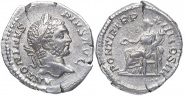 210 d.C. Caracalla. Roma. Denario. DS 4423 b.1. Ag. 3,18 g. PONTIF TR P XIII COS III. Concordia sentada a izq. MBC+. Est.60.