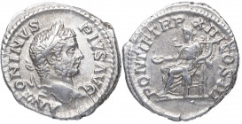 210 d.C. Caracalla. Roma. Denario. DS 4423 b.1. Ag. 3,36 g. PONTIF TR P XIII COS III. Concordia sentada a izq. MBC+. Est.60.