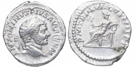 214 d.C. Caracalla. Roma. Denario. DS 4459 b.1. Ag. 3,42 g. PM TR P XVII COS IIII PP. Apolo sentado a izq. MBC+. Est.60.