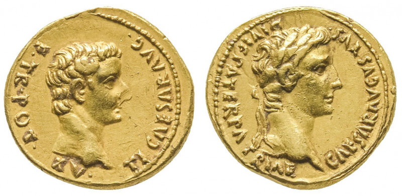 Tibère et Auguste.
Auréus (7,80 g) au buste nu de Tibère à d. R/ Buste lauré d’A...