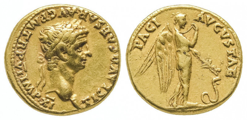 Claude (41-54).
Auréus (7,68 g). R/ La Paix tenant un caducée et marchant à droi...