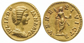 Julia Domna (193-217).
Auréus (7,24 g).
R/ Vénus de dos, tenant pomme et palme. Rome, 193-196.
Ref : C 193, Cal 2641.a var.
TTB à Superbe. Traces de l...