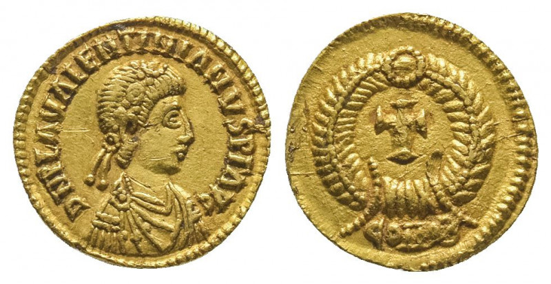 Valentinien III (425-455). Trémissis (1,47 g) de Rome au buste lauré, cuirassé e...