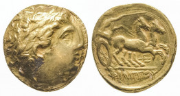 GAULE.
Statère d’or (8,10 g) à l’imitation des types de Philippe II.
A été monté. TB