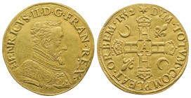 HENRI II (1547-1559). Double Henri d’or à la cuirasse damasquinée, 1552 Paris. (7,24 g.)
Ref : Dy 917 A, Sb.4974.
Rare et TTB