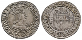 FRANCOIS I (1515-1547). Teston du 13° type pour Lyon (point 12°) avec au revers 2 F couronnés accostant l’écu de France, (9,35 g.).
Ref : Dy 810, Cian...