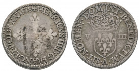 HENRI III (1574-1589).
Piéfort (19, 04 g) en argent du huitième d’écu, 1578 Paris, à tranche inscrite CONSTITVAE REI NUMMARIAE EXEMPLUM .
Rare et TB, ...