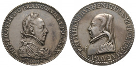 HENRI III et CATHERINE de MEDICIS. Médaille d’argent (41 mm, 32,48 g.) au buste du roi de France par Claude de Héry et à celui de sa mère par Germain ...