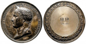PRIX de l’EXPOSITION de l’INDUSTRIE FRANCAISE de 1806.
Médaille d’argent (49.8 mm) au buste de Napoléon I « Empereur des Français, Roi d’Italie » par ...