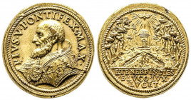 PIE V (1566-1572).
Médaille de bronze doré (31,7 mm) au buste du pontife n.d., mais signée F.P. du graveur Giovan Federico Bonzagni dit Frédéric le Pa...