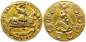 LORRAINE. Antoine (1508-1544). Médaille d’argent
(thaler) doré (25,45 g. – 41.5 mm) datée 1525 au duc Antoine armé d’une épée, sur son cheval.
R/ L’éc...