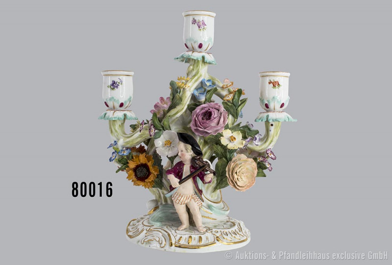 Porzellan figürlicher dreiarmiger Kerzenleuchter, Meissen, 1. Wahl, um 1900, gek...