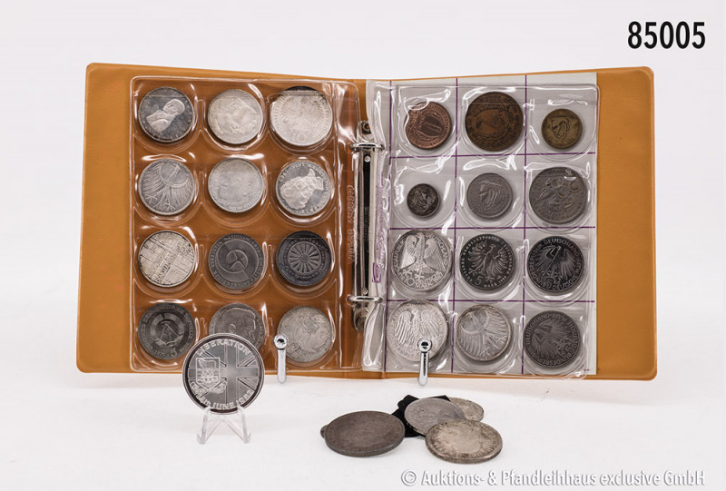 Kleiner Sammler-Nachlass, bestehend aus einem kleinen Münzalbum, darin 24 Münzen...