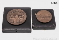 Konv. 4 Medaillen, jeweils in originalen Etuis: Bronzemedaille 1853, von Radnitzky, auf die Enthüllung des Kopal-Denkmals in Znaim, oktogonale einseit...