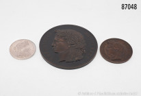 Konv. 3 Medaillen Frankreich, große einseitige Bronzemedaille o. J. (ca. 1970er Jahre), von A. Raoul, auf die französische Republik, ca. 91,5 mm, Rand...