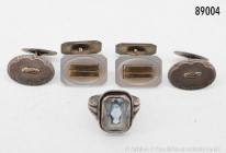 Konv. 2 Paar Manschettenknöpfe, 835er und 800er Silber, davon 1 x mit Perlmuttauflage, dazu Ring, 835er Silber, Ringgröße 52, Gesamtgewicht 23,3 g, ge...