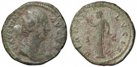 ROMANE IMPERIALI - Faustina II (moglie di M. Aurelio) - Asse - Busto drappeggiato a d. /R Diana stante a d. con torcia accesa C. 86 (AE g. 10,71)
 
...