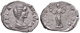 ROMANE IMPERIALI - Giulia Domna (moglie di S. Severo) - Denario - Busto drappeggiato a d. /R Venere stante a s. con globo, si aggiusta la veste RIC 58...