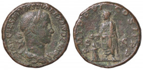 ROMANE IMPERIALI - Alessandro Severo (222-235) - Asse - Busto laureato e drappeggiato a d. /R L'Imperatore in piedi a s. davanti a un tripode tiene un...