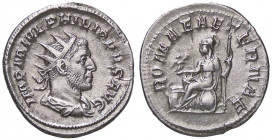 ROMANE IMPERIALI - Filippo I (244-249) - Antoniniano - Busto radiato e drappeggiato a d. /R Roma seduta a s. presso un altare con Vittoria e scettro, ...