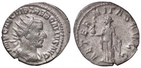 ROMANE IMPERIALI - Treboniano Gallo (251-253) - Antoniniano - Busto radiato e drappeggiato a d. /R L'Eternità diademata stante a s. con globo sormonta...