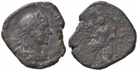 ROMANE IMPERIALI - Treboniano Gallo (251-253) - Sesterzio - Busto laureato e drappeggiato a d. /R Roma seduta a s. con Vittoria e lancia volta in bass...