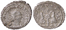 ROMANE IMPERIALI - Valeriano I (253-260) - Antoniniano - Busto radiato e drappeggiato a d. /R Due Vittorie di fronte appendono uno scudo ad un palmizi...