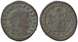 ROMANE IMPERIALI - Costanzo I (Cloro) (305-306) - Follis (Aquileia) - Testa laureata a d. /R La Moneta stante a s. con bilancia e cornucopia C. 264; R...