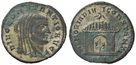 ROMANE IMPERIALI - Costanzo I (Cloro) (305-306) - Follis (Ticinum) - Busto velato a d. /R Tempio sormontato da aquila C 171; RIC 97 (MI g. 5,13)
 
q...