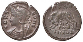 ROMANE IMPERIALI - Anonime - Roma (334-336) - AE 4 (Alessandria) - Busto elmato e con mantello imperiale a s. /R La Lupa a s. mentre allatta i Gemelli...