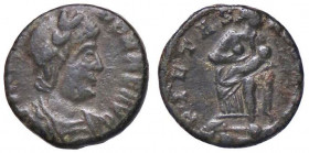ROMANE IMPERIALI - Teodora - AE 4 - Busto a d. /R La Pietà stante di fronte con la testa a d. ed un infante nelle braccia C. 3/4 (AE g. 1,99)
 
BB