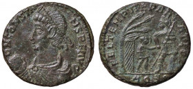 ROMANE IMPERIALI - Costante (337-350) - AE 2 (Aquileia) - Busto diademato e corazzato a s. /R Legionario a s. con lancia trascina prigioniero; sulla s...