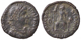 ROMANE IMPERIALI - Teodosio I (379-395) - AE 3 - Busto diademato e drappeggiato a d. /R Roma seduta di fronte con la testa a d. con globo e lancia C. ...
