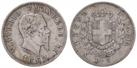 SAVOIA - Vittorio Emanuele II Re d'Italia (1861-1878) - Lira 1862 N Stemma Pag. 512; Mont. 202 R AG
 
meglio di MB