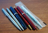 VARIE - Penne Parker (2), Caran d'Ache, , assieme ad altre 3, 2 delle quali sono con pennino Insieme di 6 penne
 Insieme di 6 penne
Ottimo