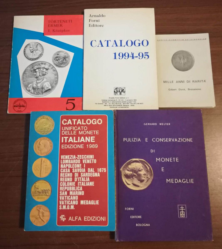 BIBLIOGRAFIA NUMISMATICA - LIBRI Insieme di 5 cataloghi/opuscoli
 
Buono