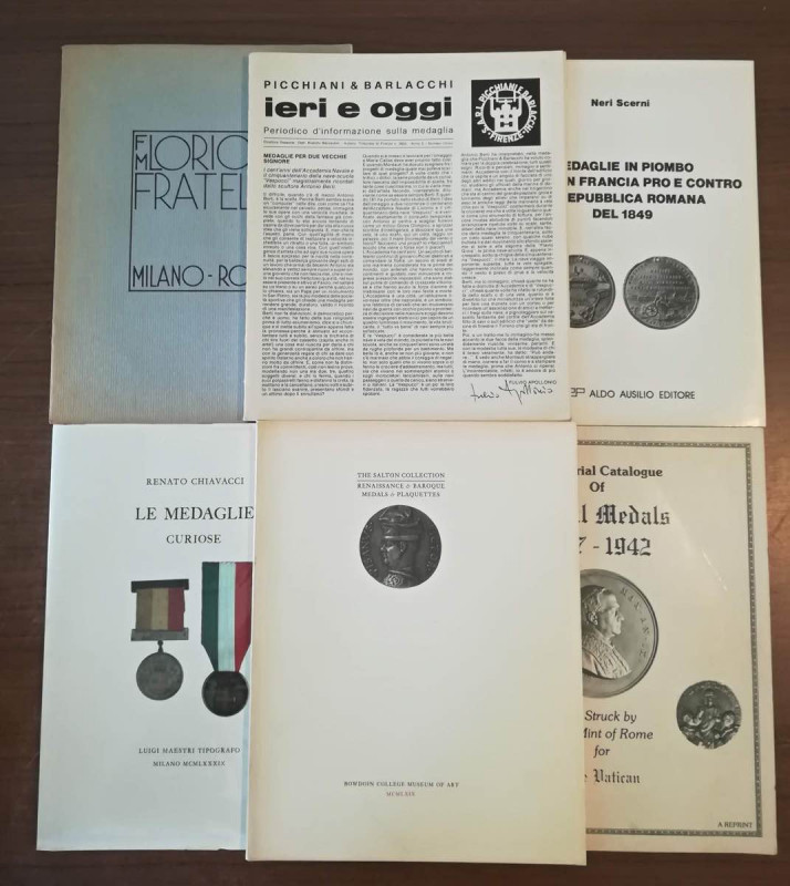 BIBLIOGRAFIA NUMISMATICA - LIBRI Insieme di 5 cataloghi/opuscoli sulla medaglist...