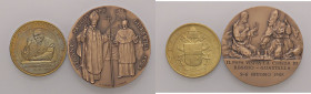LOTTI - Medaglie PAPALI - 1988 viaggio a Reggio e Guastalla e 2011 beatificazione di G.P. II Lotto di 2 medaglie in confezione
 Lotto di 2 medaglie i...