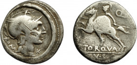 REPÚBLICA ROMANA. MANLIA. Denario. Roma (113-112 a.C.). R/ Jinete con escudo y lanza a izq.; encima Q, debajo L. TORQVA/ EX S C. AR 3,49 g. 17,8 mm. C...
