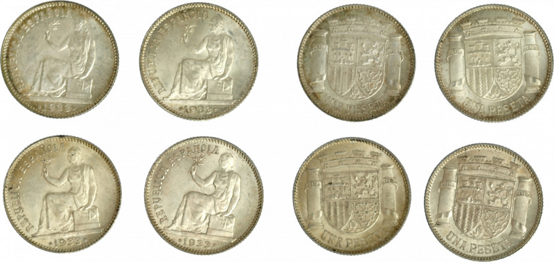 II REPÚBLICA ESPAÑOLA. Lote de 4 monedas de 1 pesta. 1933. MBC+/EBC+.