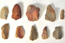 PREHISTORIA. Lote 10 utensilios líticos. Periodo Musteriense (80.000 a.C). Cuarcita. Longitud de 4 a 7 cm.